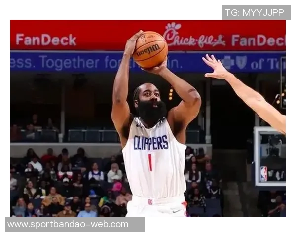 哈登加盟快船后表现惊艳第四节独揽23分助球队逆转取胜