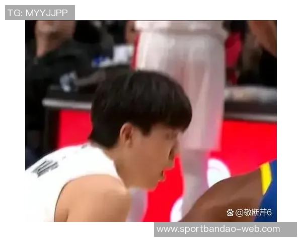 杨瀚森在篮下对抗能力不足前场篮板和挡拆时易遭犯规困扰