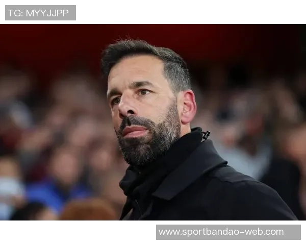 曼联或将选择具备英超执教经验的新主帅以重振球队士气